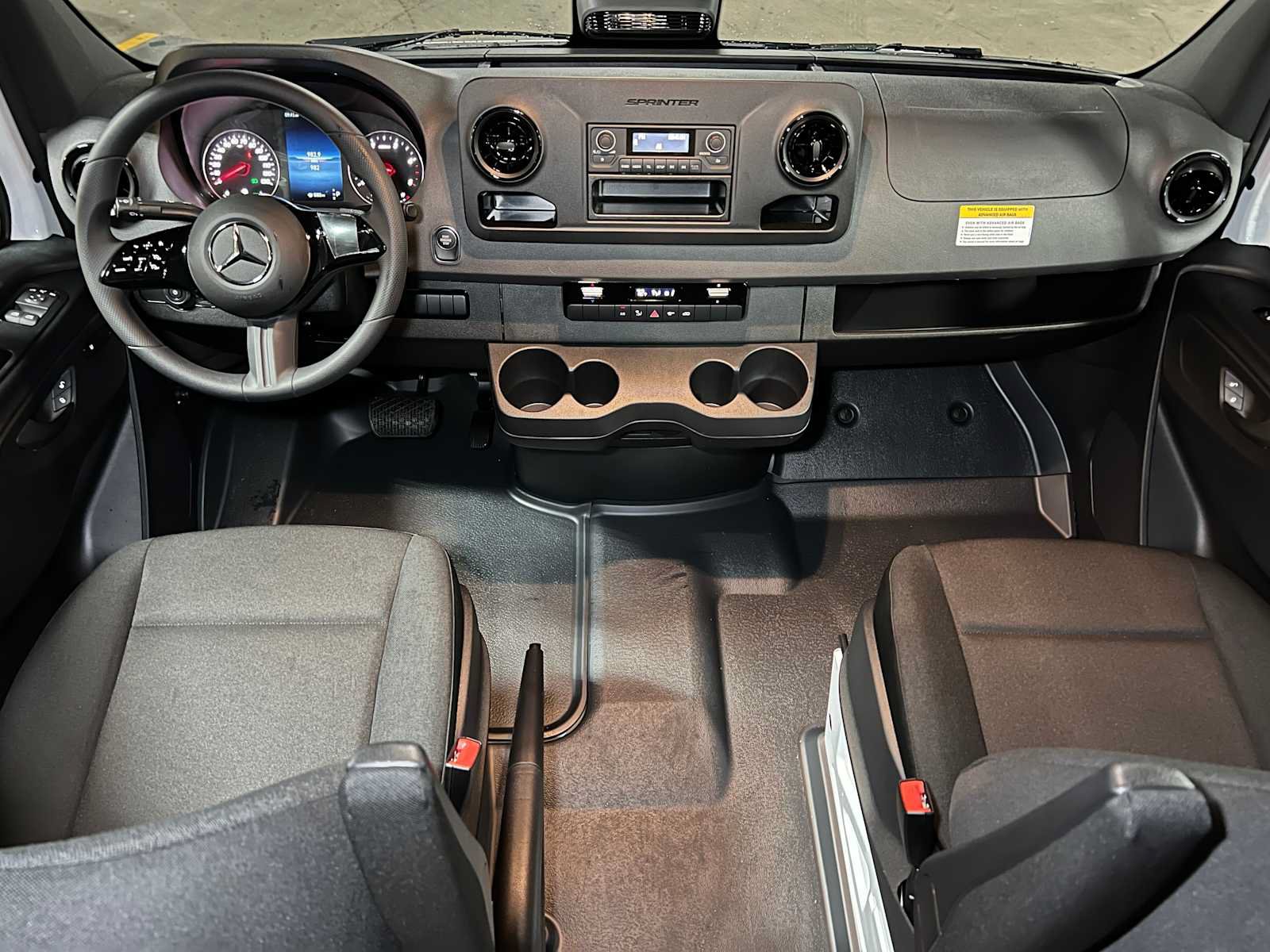 Used 2025 Mercedes-Benz Sprinter 2500 image 33