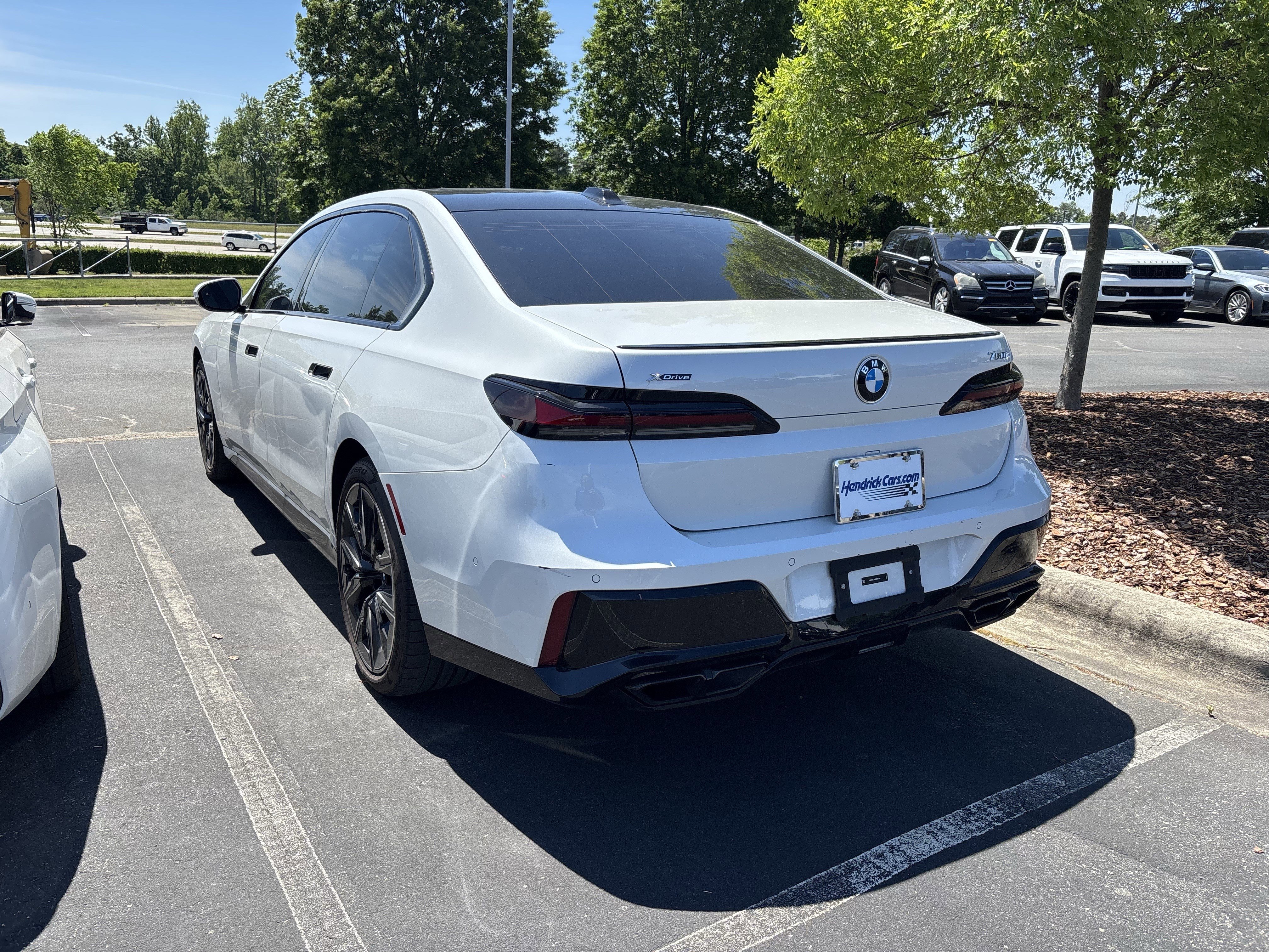 Certified 2023 BMW 760i xDrive AWD/4WD image 18