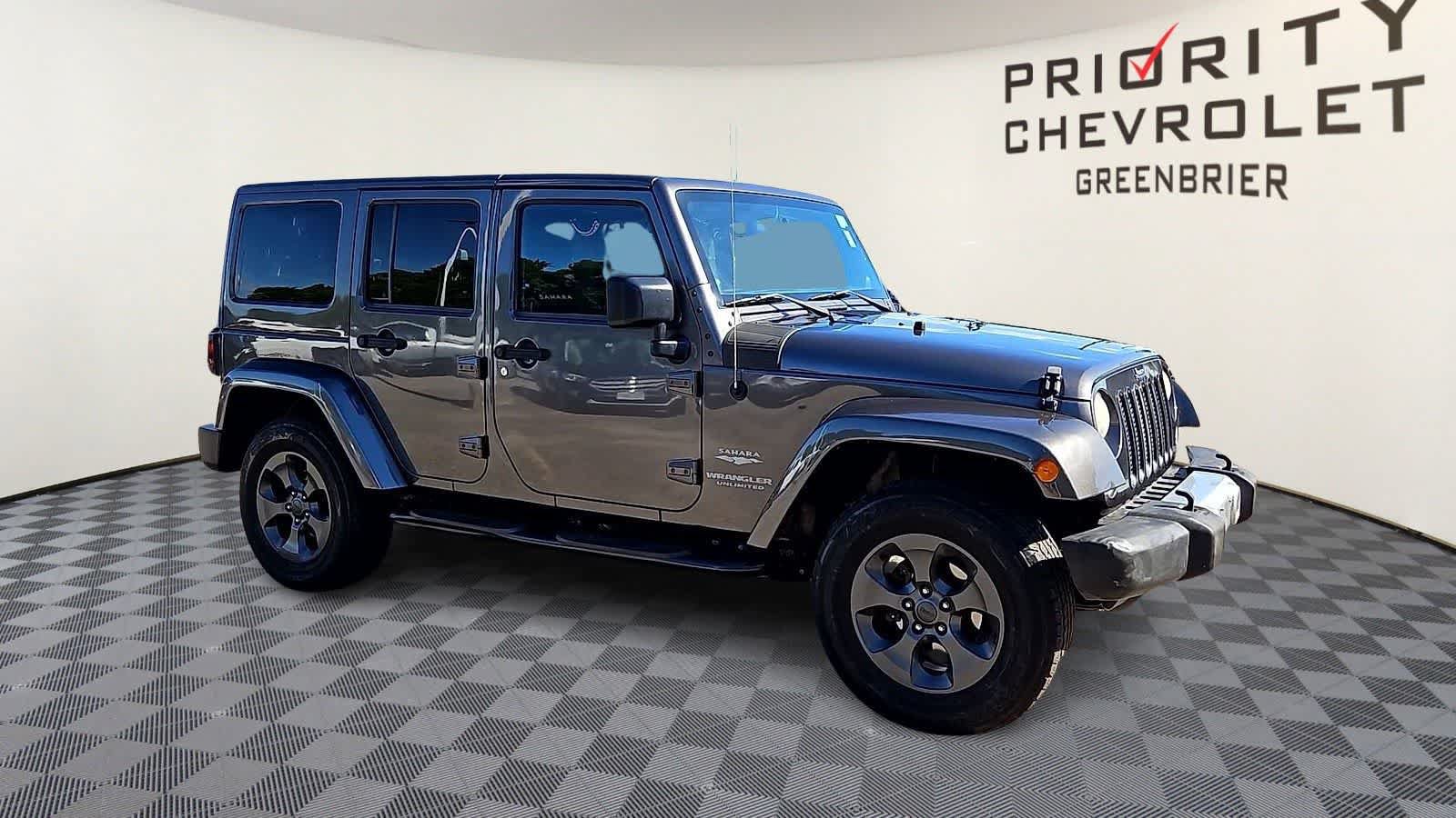 Used 2014 Jeep Wrangler Unlimited Sahara w/ Connectivity Group AWD/4WD image 2