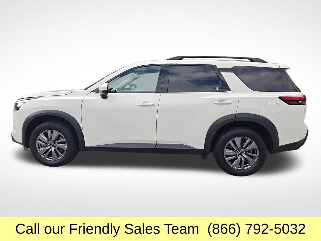 Used 2025 Nissan Pathfinder SV AWD/4WD image 2