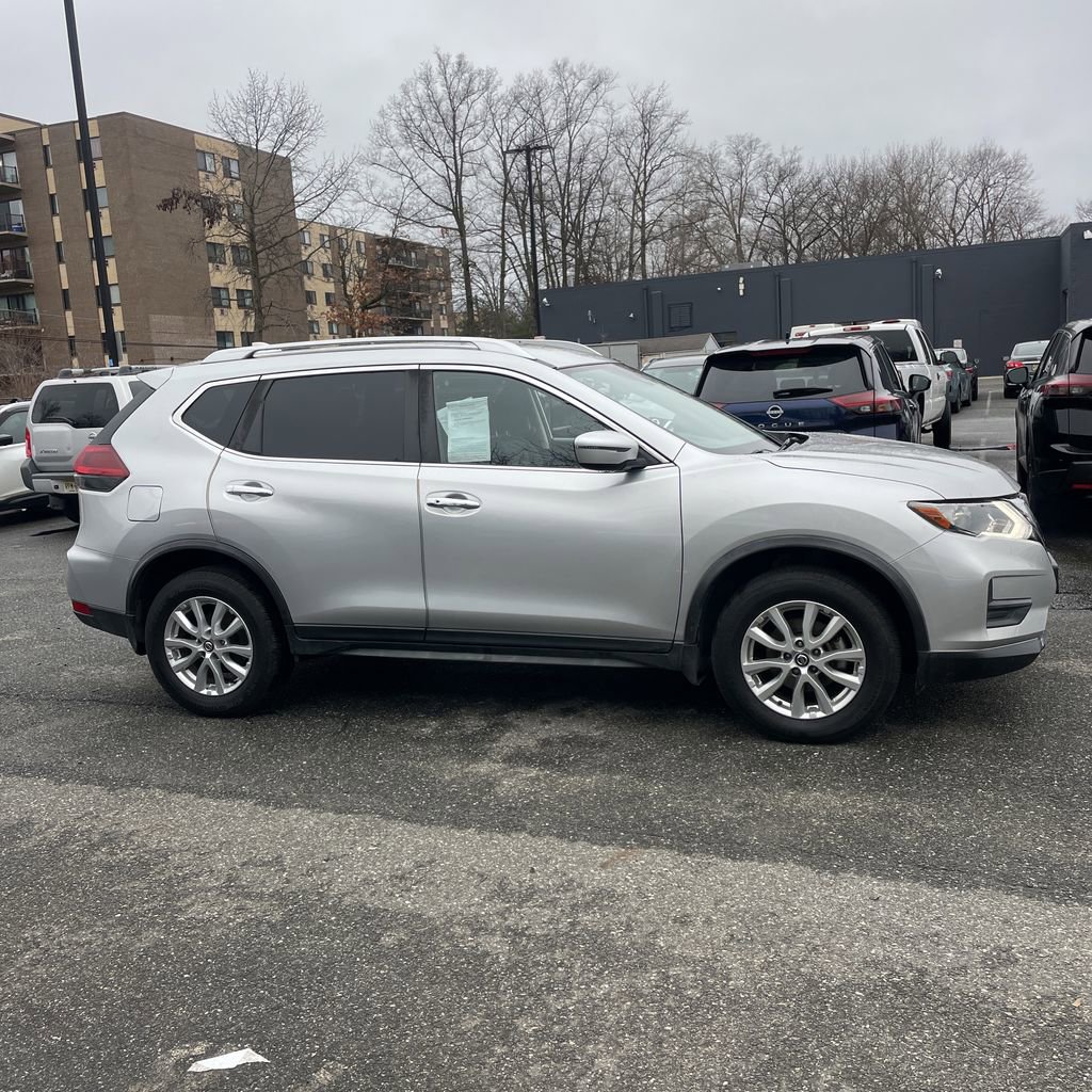 Used 2020 Nissan Rogue SV image 14
