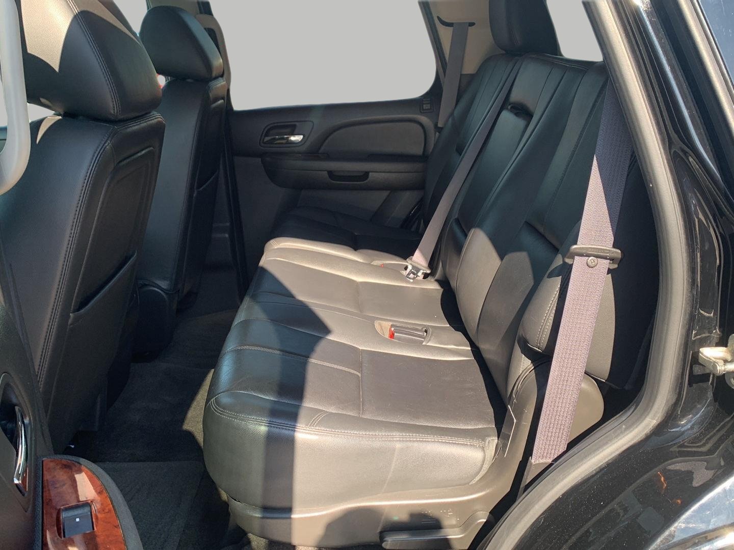 Used 2014 Chevrolet Tahoe LT w/ Luxury Package AWD/4WD image 19