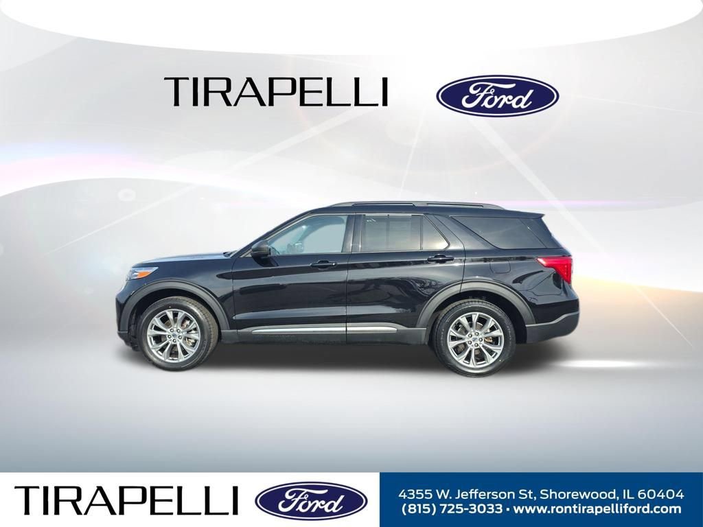 Certified 2023 Ford Explorer XLT w/ Equipment Group 202A AWD/4WD image 3