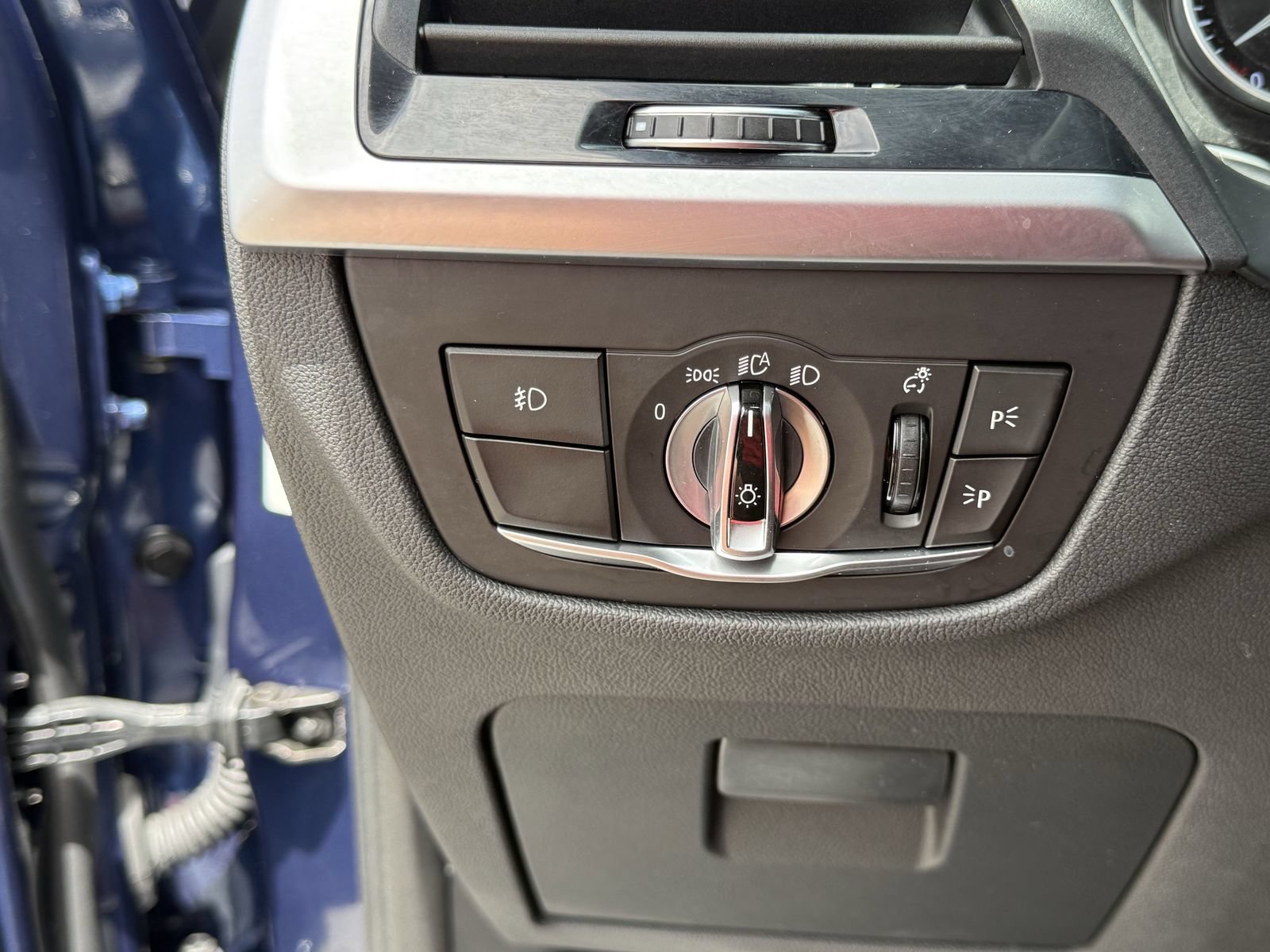 Used 2019 BMW X3 sDrive30i w/ M Sport Package 2 RWD image 14