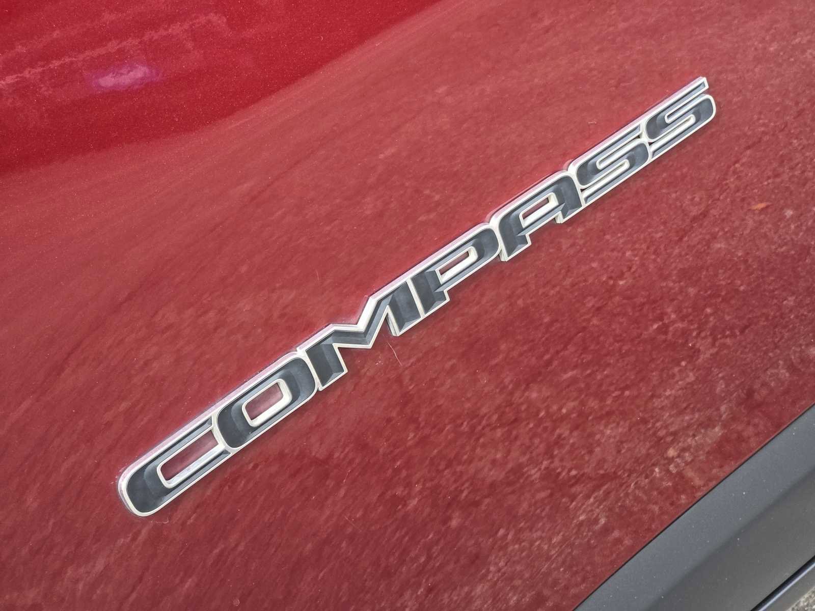 Used 2022 Jeep Compass Latitude image 10