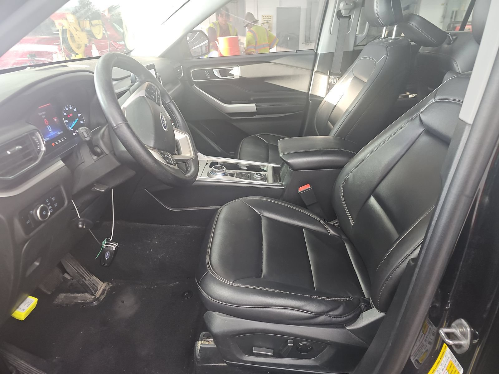 Used 2023 Ford Explorer XLT w/ Equipment Group 202A AWD/4WD image 15