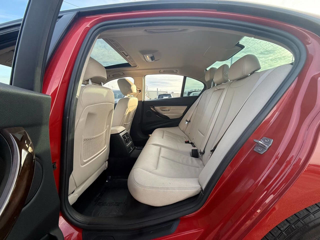 Used 2015 BMW 320i xDrive Sedan image 11