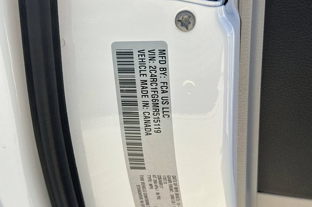 Used 2021 Chrysler Pacifica Touring FWD image 31