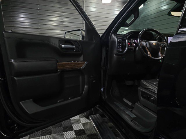 Used 2019 Chevrolet Silverado 1500 High Country w/ Technology Package AWD/4WD image 37