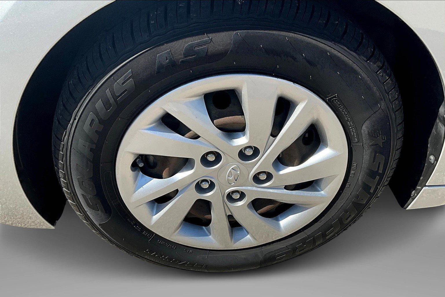 Used 2019 Hyundai Elantra SE image 9