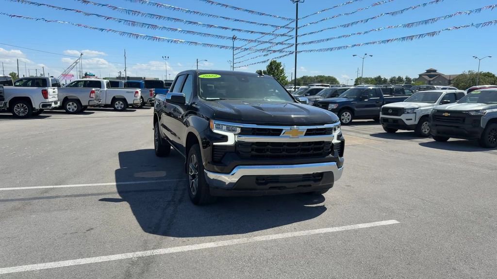 Used 2022 Chevrolet Silverado 1500 LT AWD/4WD image 9