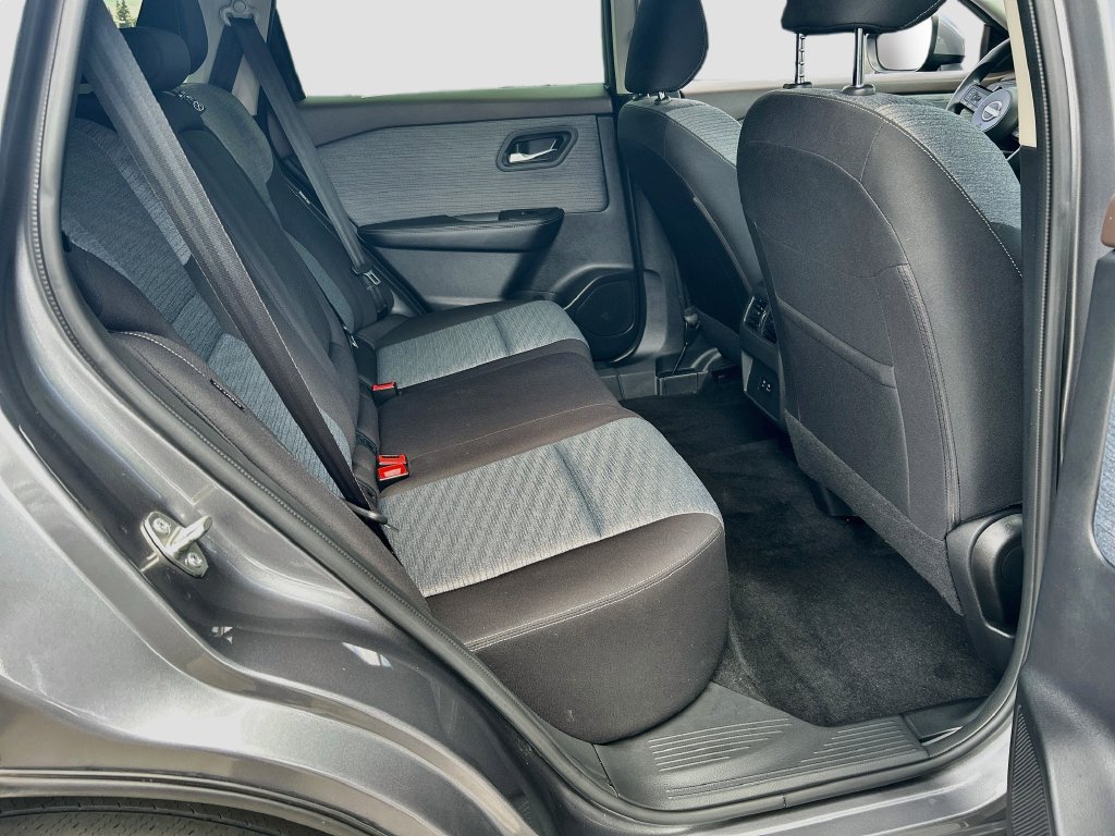 Used 2023 Nissan Rogue SV FWD image 25