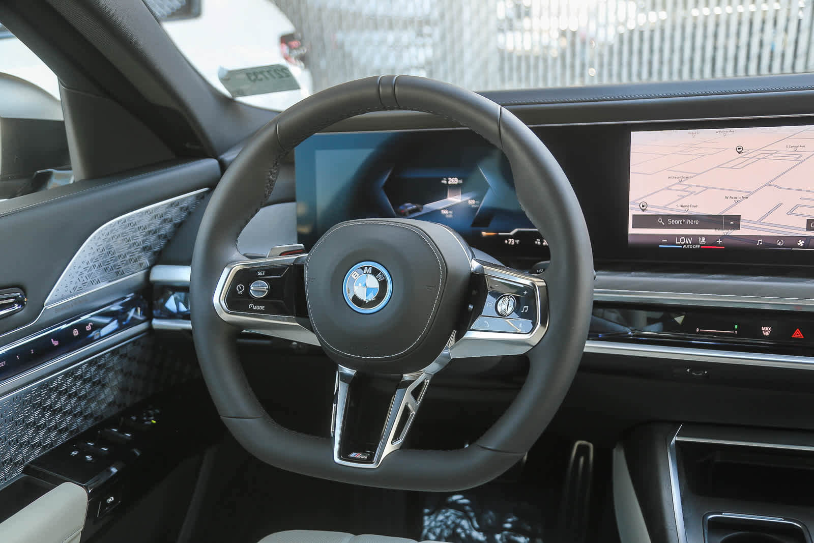 Used 2025 BMW i7 xDrive60 w/ Premium Package image 12