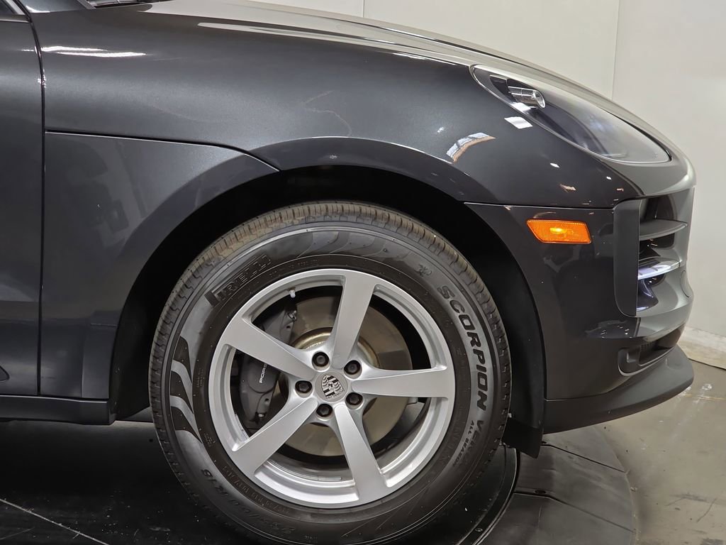 Certified 2019 Porsche Macan image 11