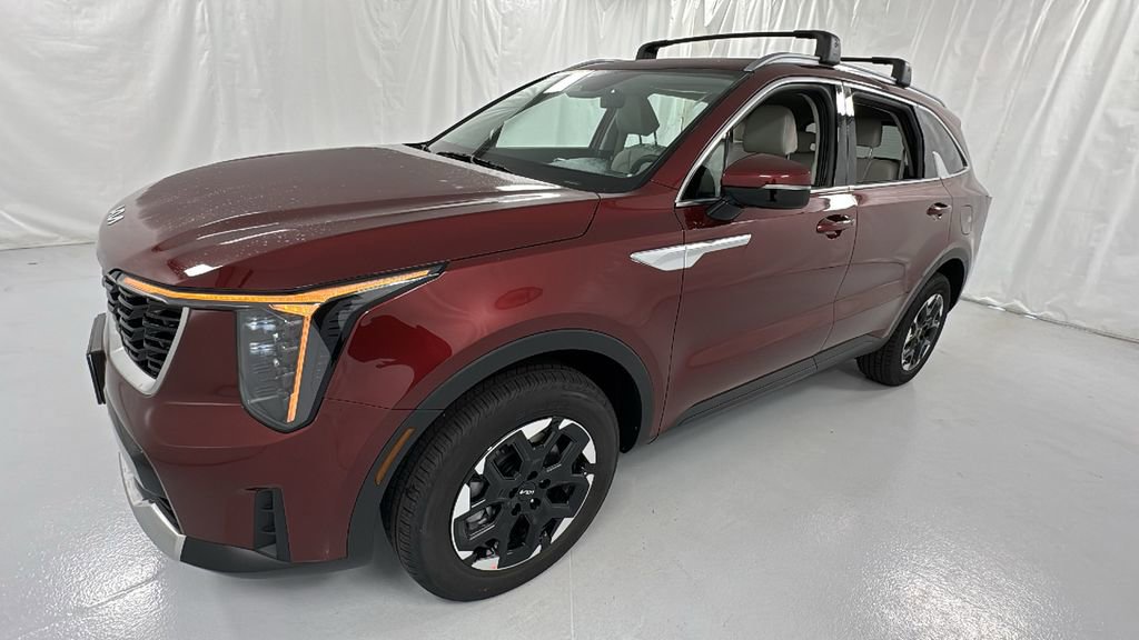 Used 2025 Kia Sorento S image 7