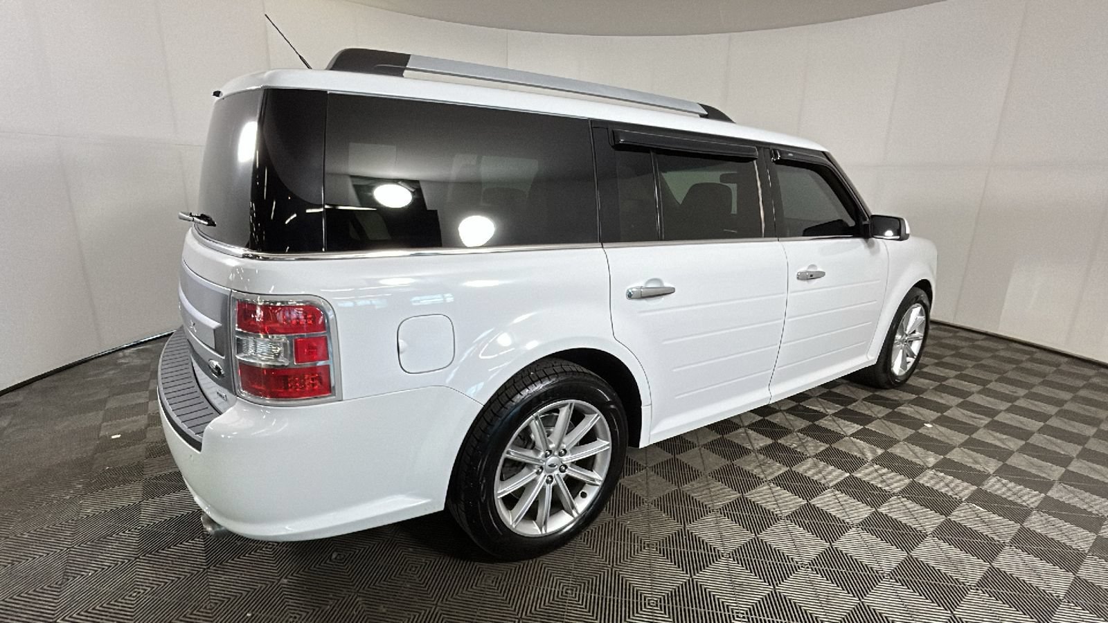 Used 2017 Ford Flex Limited AWD/4WD image 3