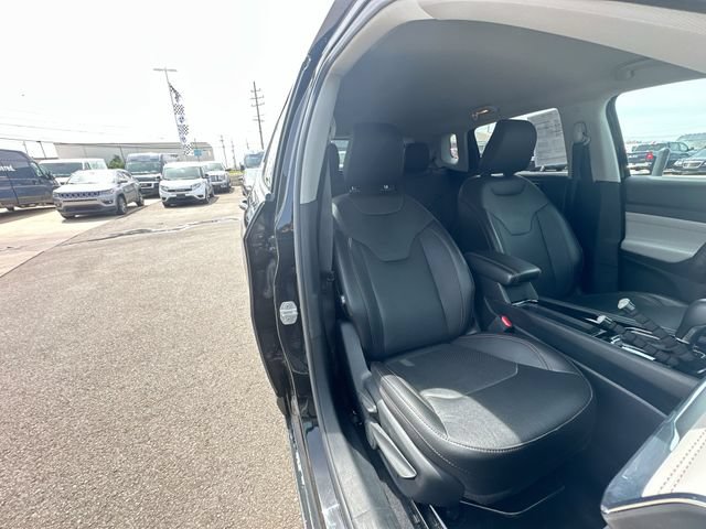 Used 2022 Jeep Compass Limited AWD/4WD image 25