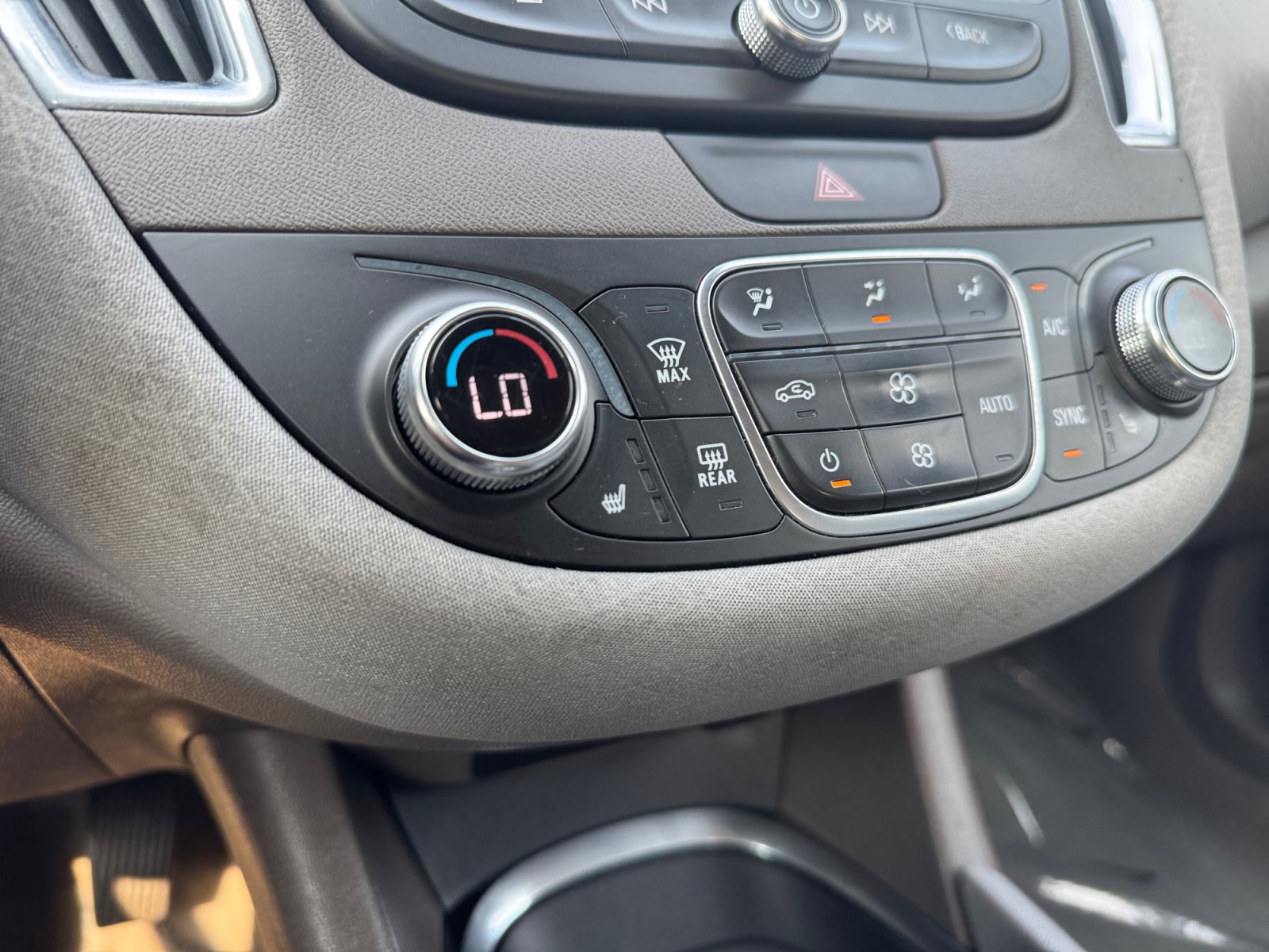 Used 2019 Chevrolet Malibu LT w/ Driver Confidence Package II FWD image 16