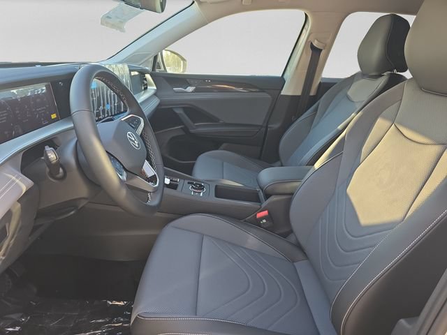 New 2026 Volkswagen Tiguan SE FWD image 16