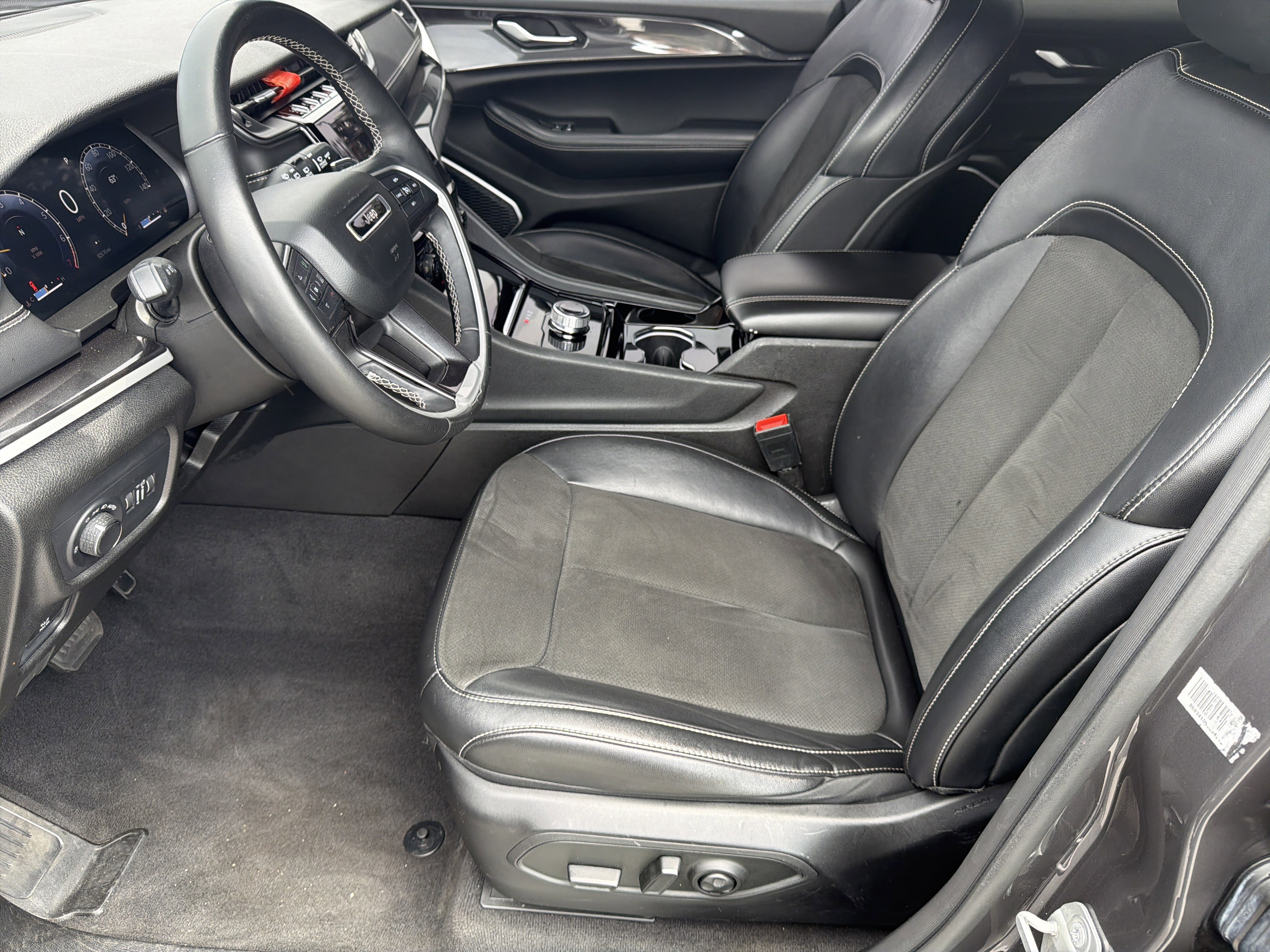 Used 2021 Jeep Grand Cherokee L Laredo RWD image 11