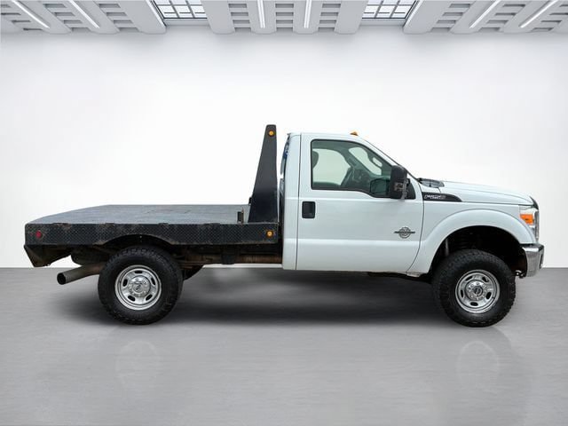 Used 2015 Ford F250 XL w/ Power Equipment Group AWD/4WD image 3