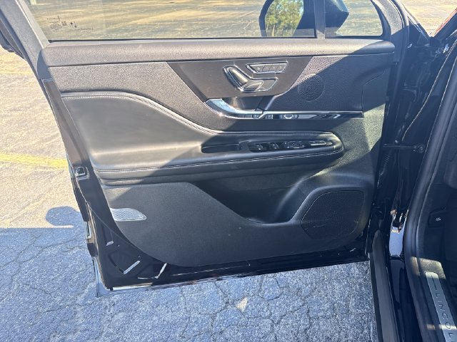 Certified 2024 Lincoln Corsair AWD w/ Equipment Group 101A image 13