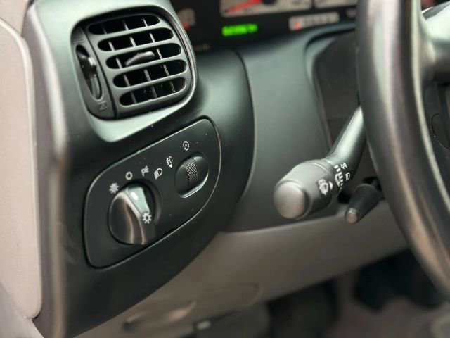 Used 2001 Ford F150 Lightning image 29