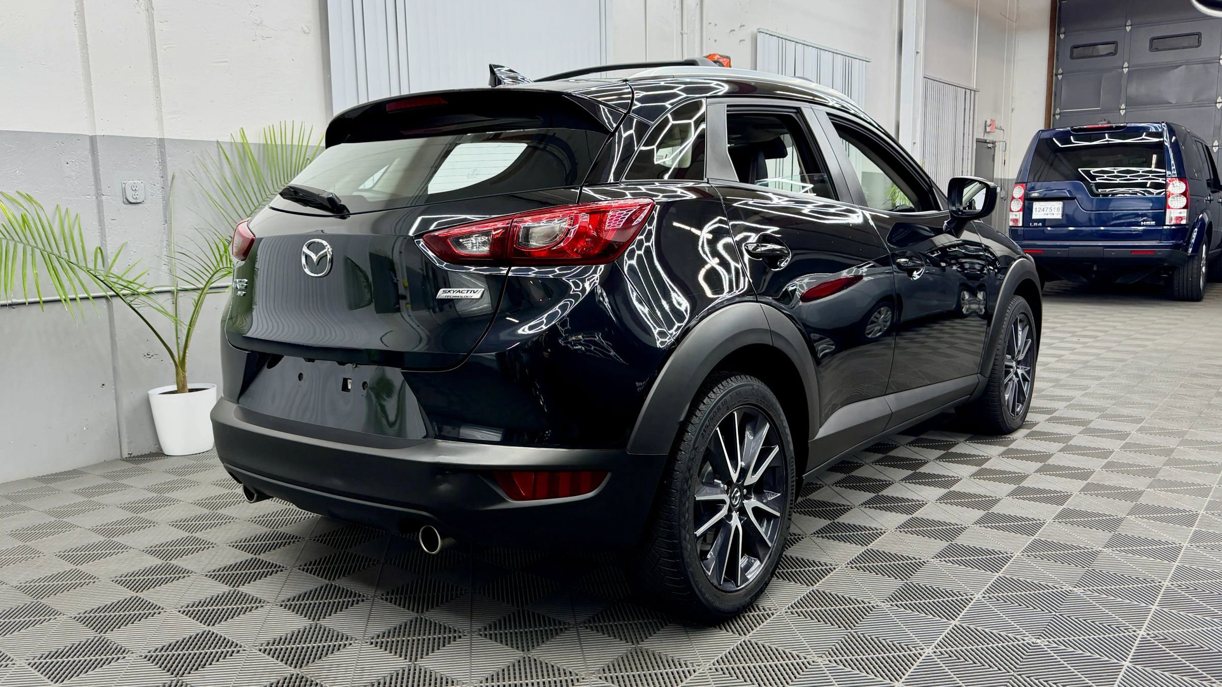 Used 2018 MAZDA CX-3 Touring w/ Preferred Equipment Package image 4