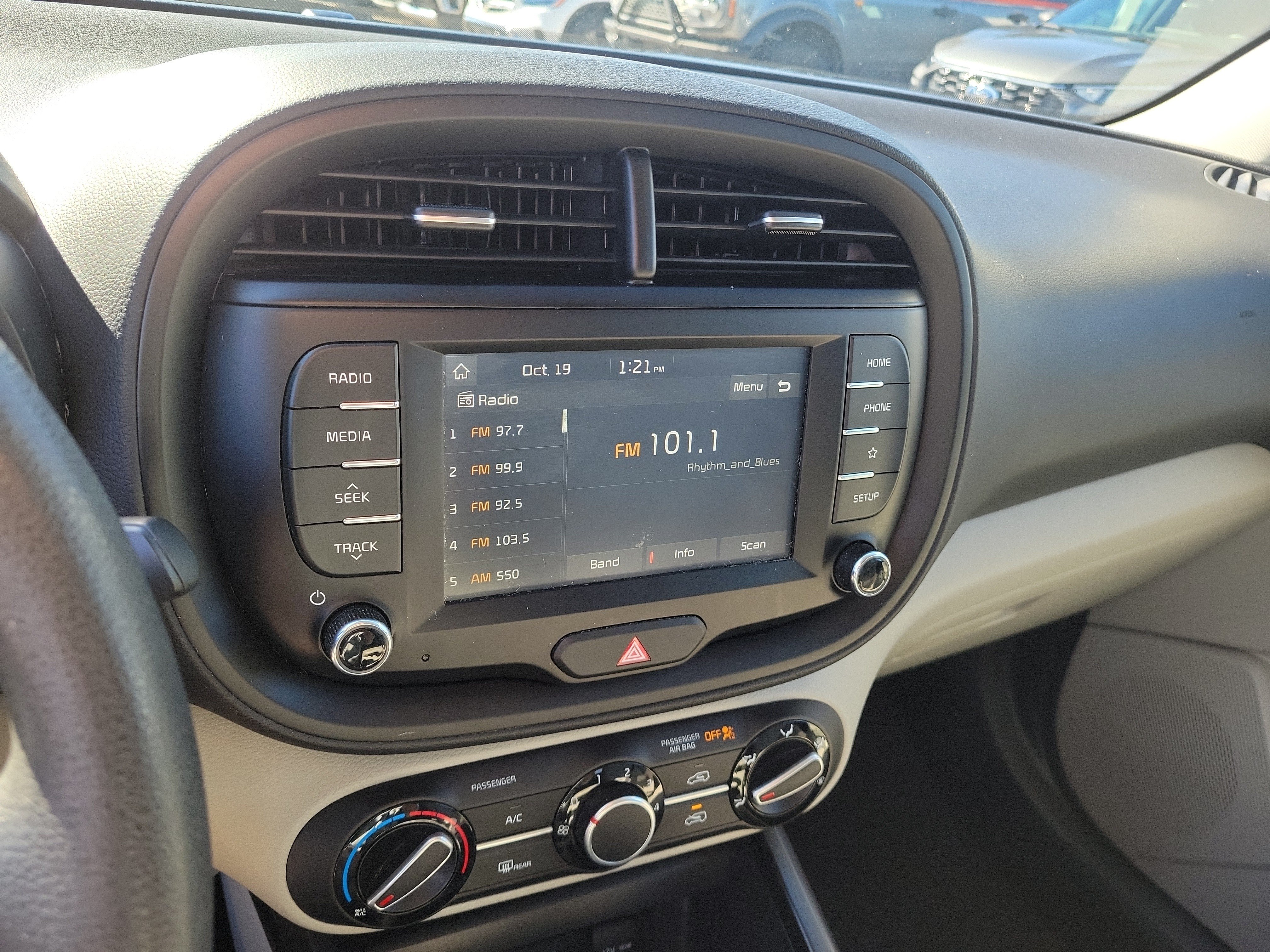 Used 2021 Kia Soul LX FWD image 23
