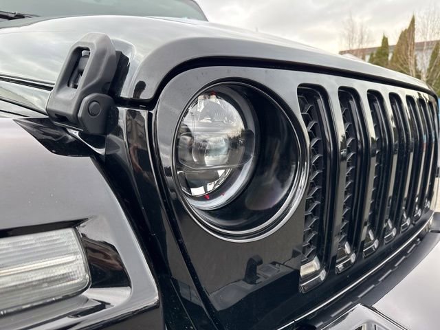 Used 2023 Jeep Gladiator Overland image 11