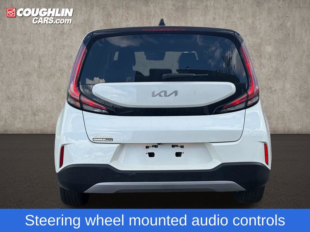 Used 2023 Kia Soul LX w/ LX Technology Package image 10