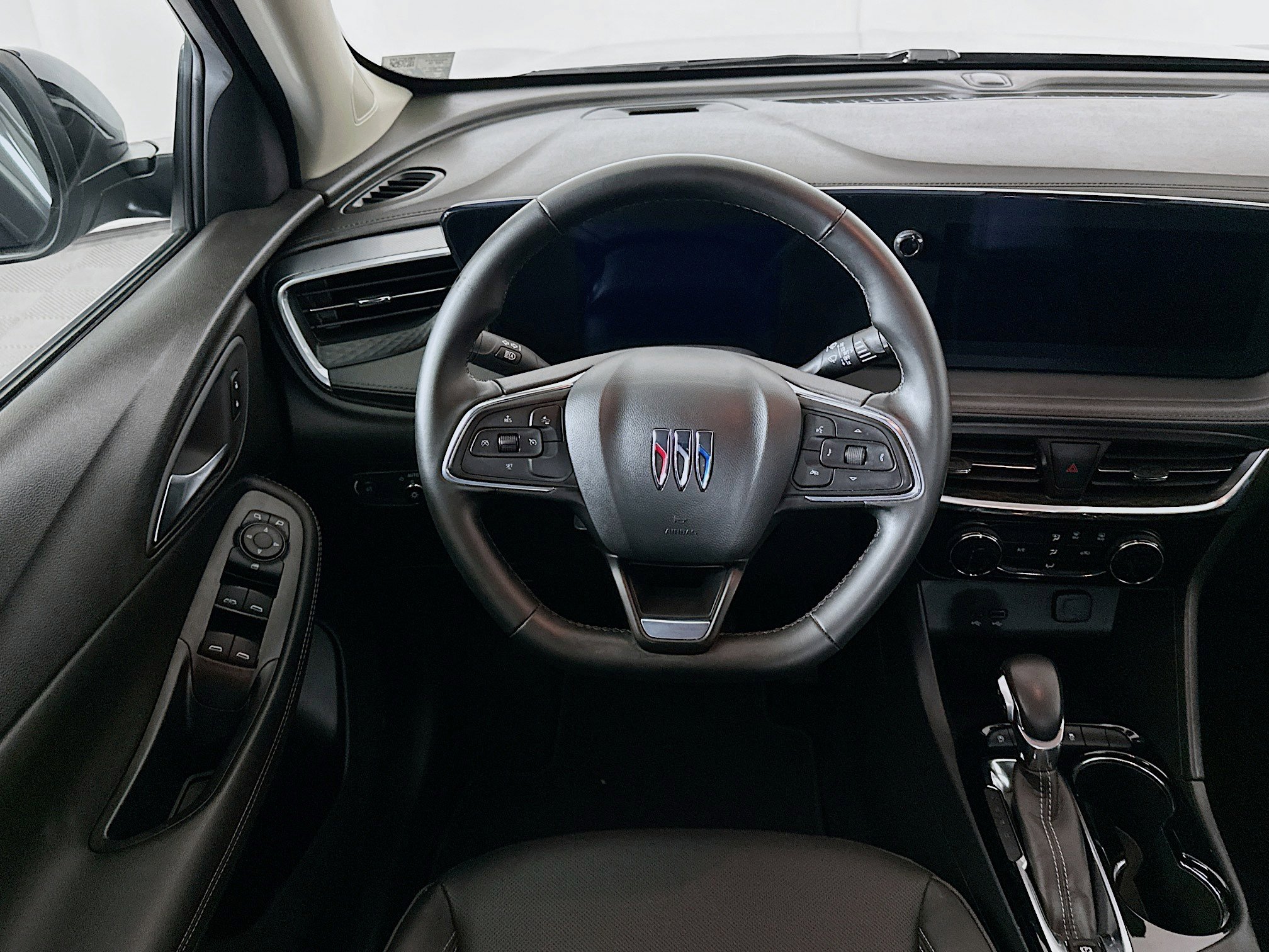 Used 2024 Buick Encore GX Sport Touring image 18