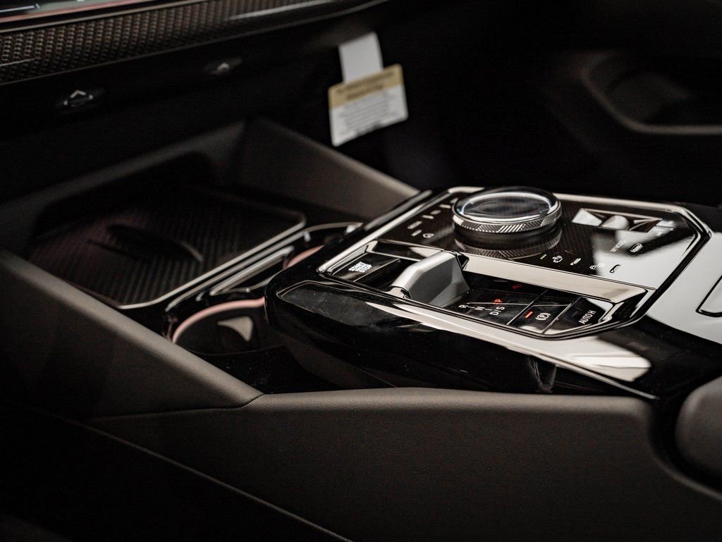 New 2026 BMW 550e xDrive image 38