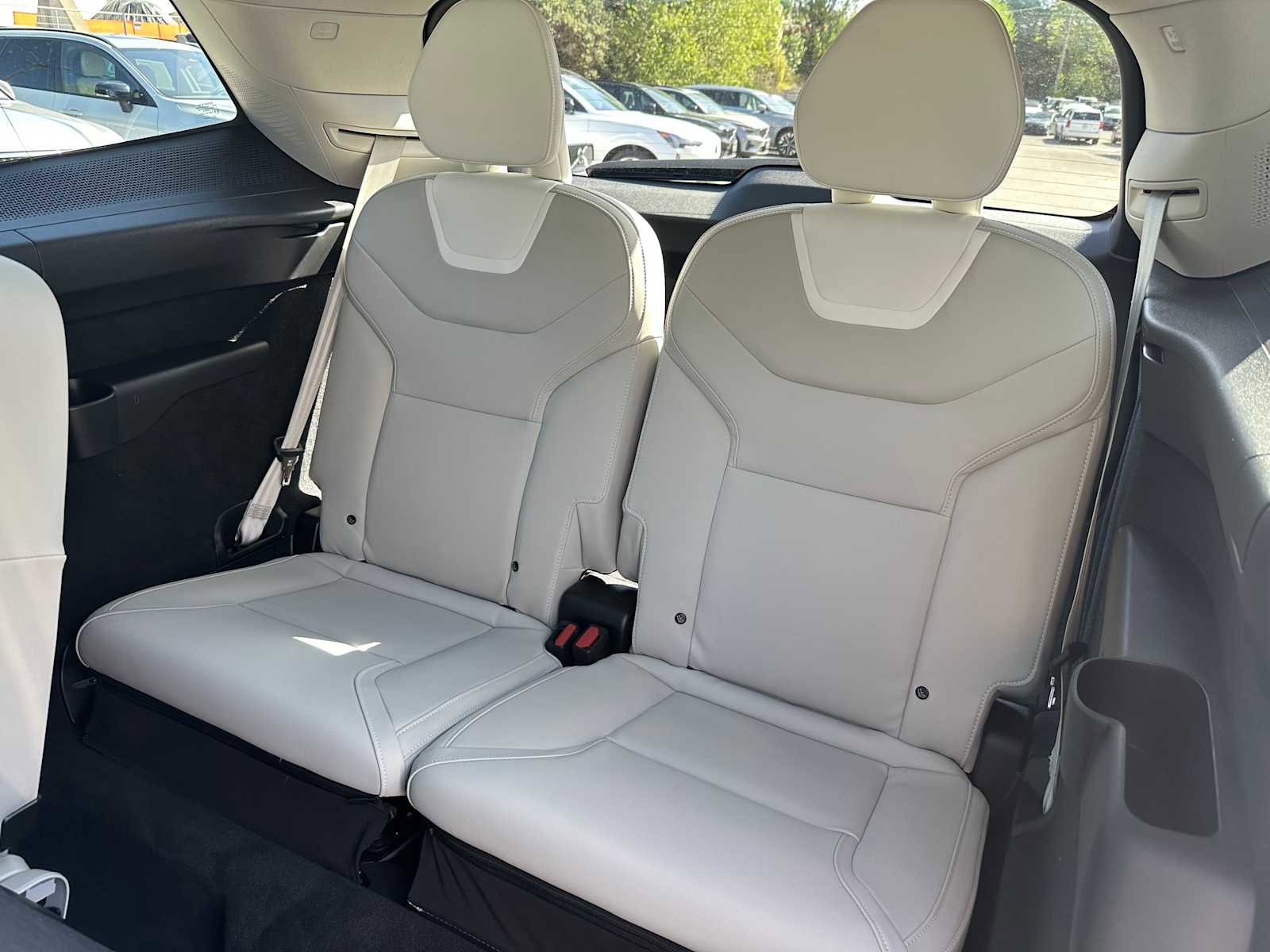 Used 2025 Volvo EX90 Plus AWD/4WD image 17