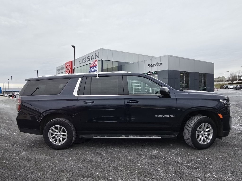 Used 2024 Chevrolet Suburban LT image 15