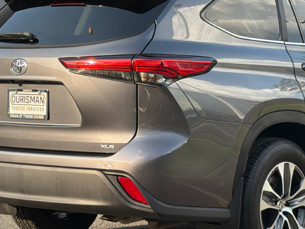 Used 2023 Toyota Highlander XLE FWD image 7