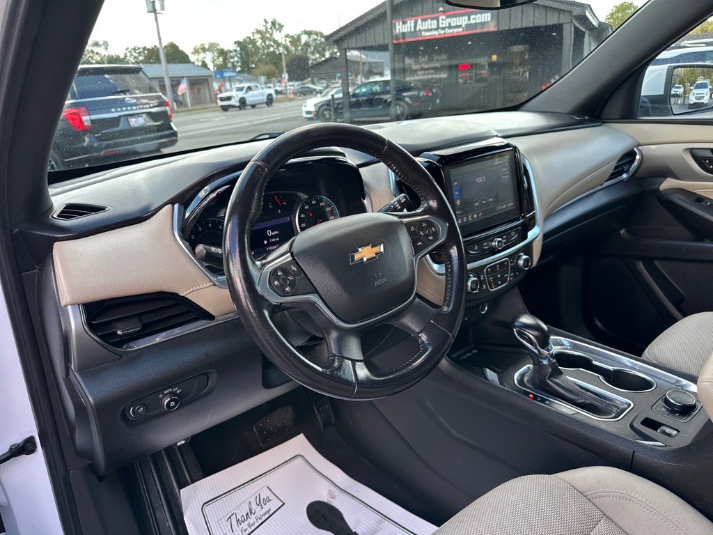 Used 2022 Chevrolet Traverse LT image 16