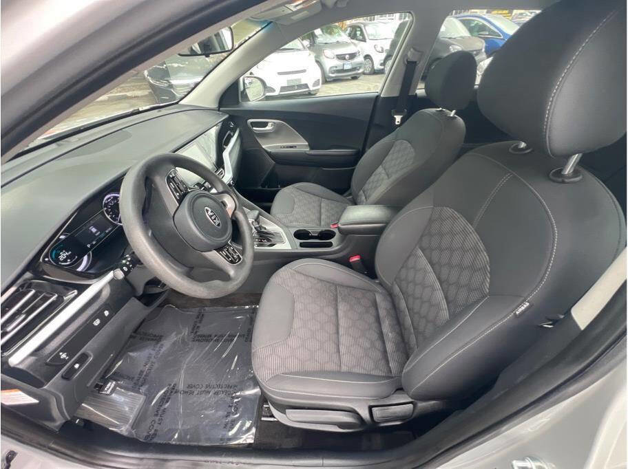 Used 2021 Kia Niro LX image 20