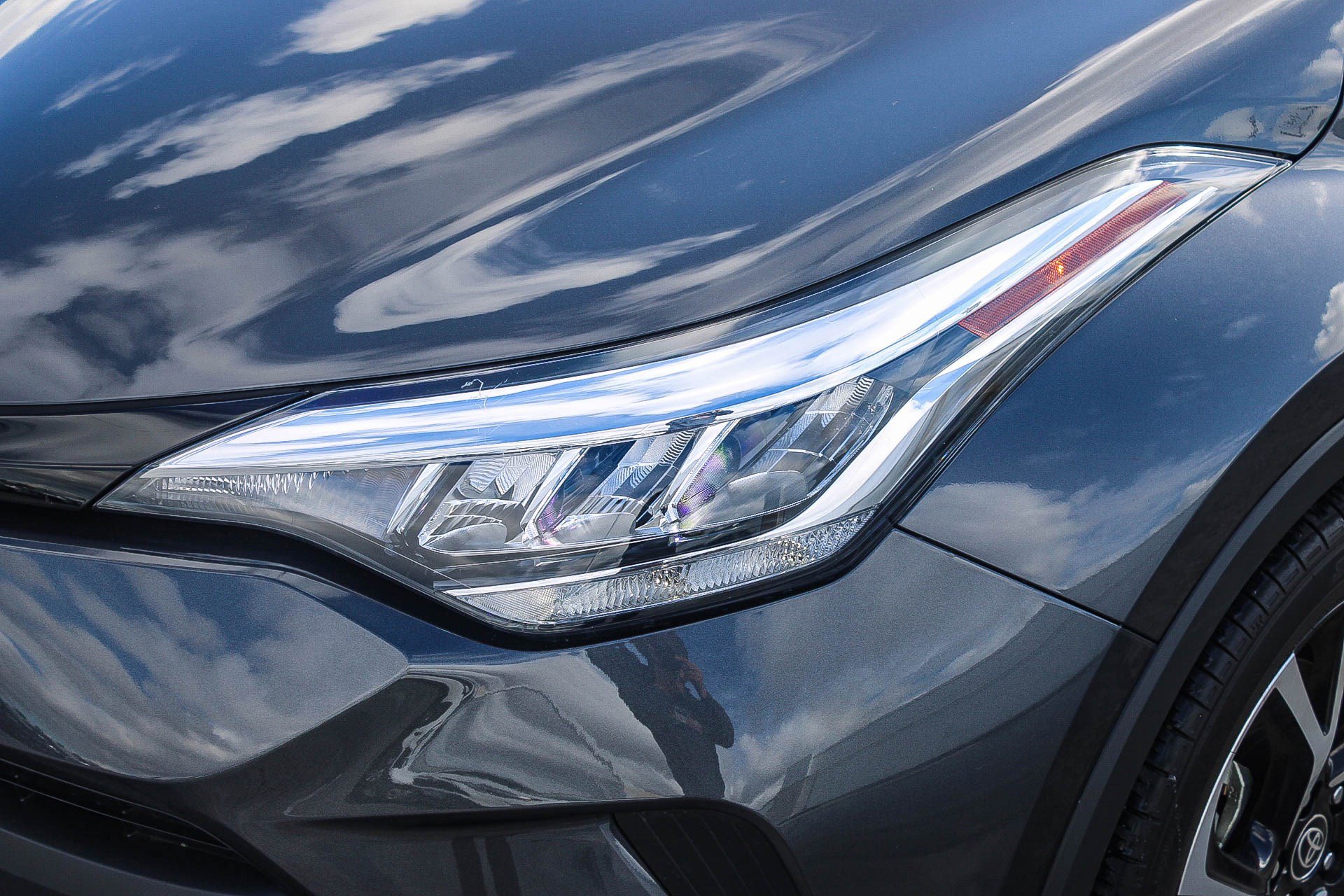 Certified 2021 Toyota C-HR XLE image 5