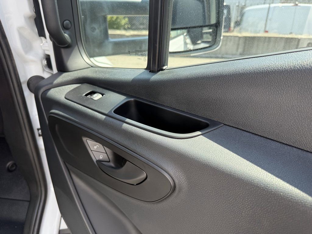 Used 2023 Mercedes-Benz Sprinter 3500 image 18