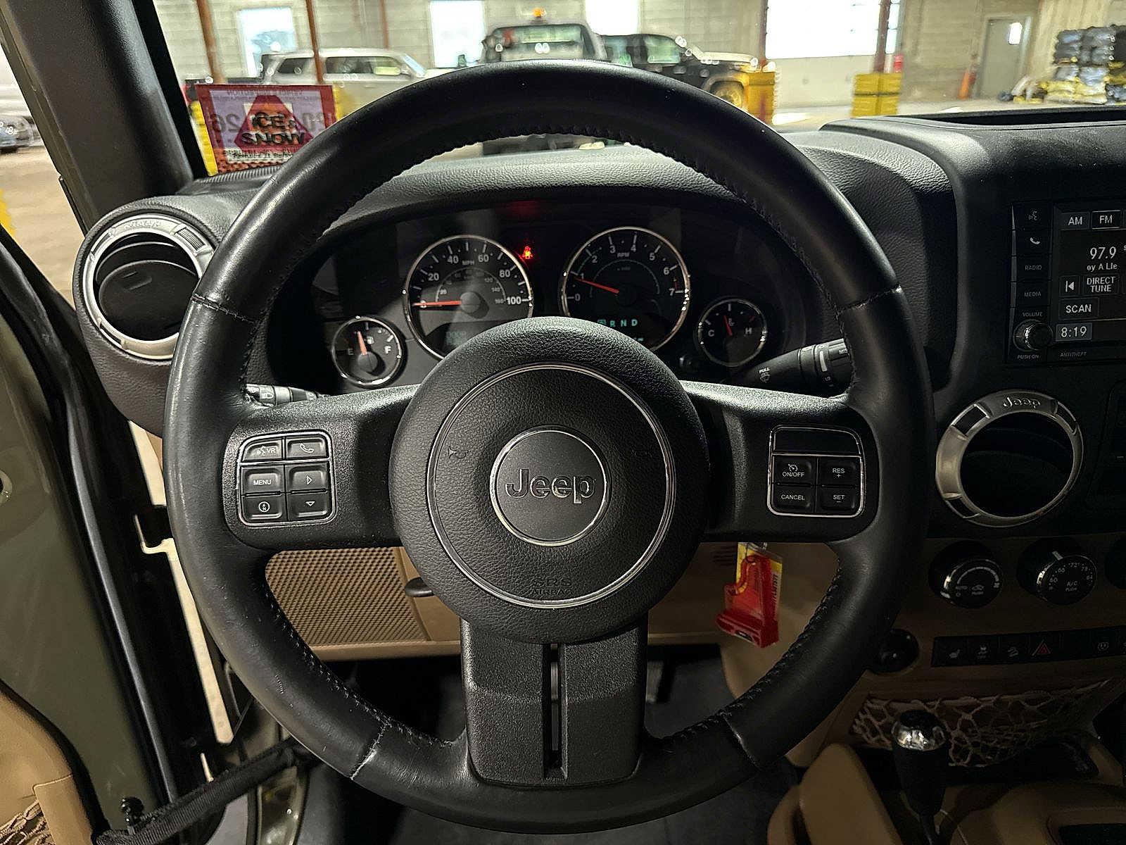 Used 2015 Jeep Wrangler Unlimited Sahara w/ Connectivity Group image 17