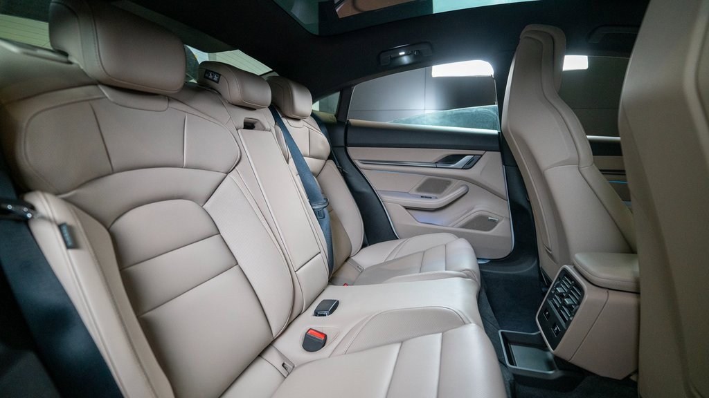 New 2025 Porsche Taycan image 33