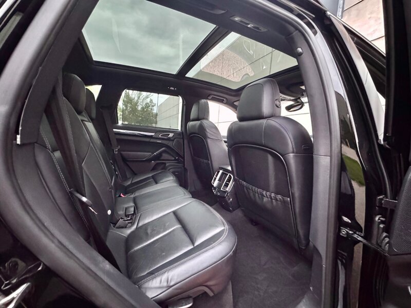 Used 2014 Porsche Cayenne Diesel Platinum Edition AWD/4WD image 25