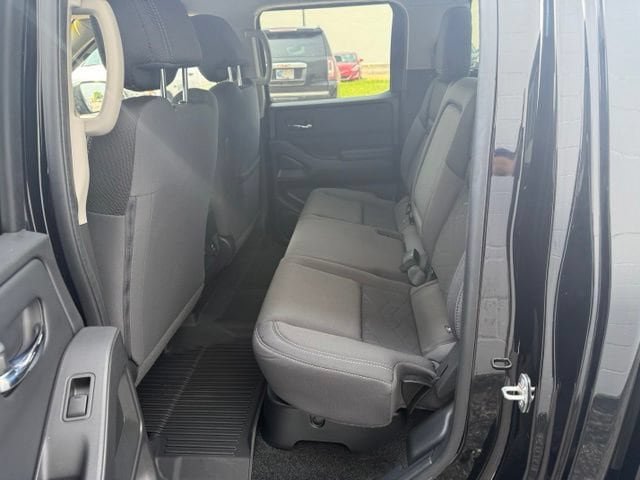 Used 2025 Nissan Frontier SV w/ SV Convenience Package AWD/4WD image 25