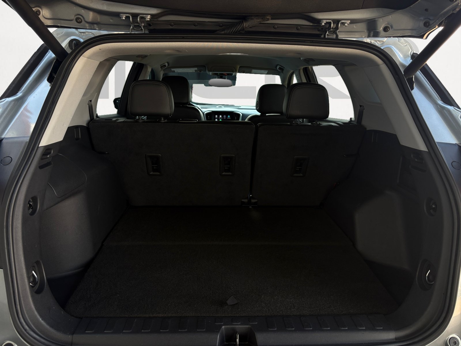 Used 2023 GMC Terrain SLT FWD image 12