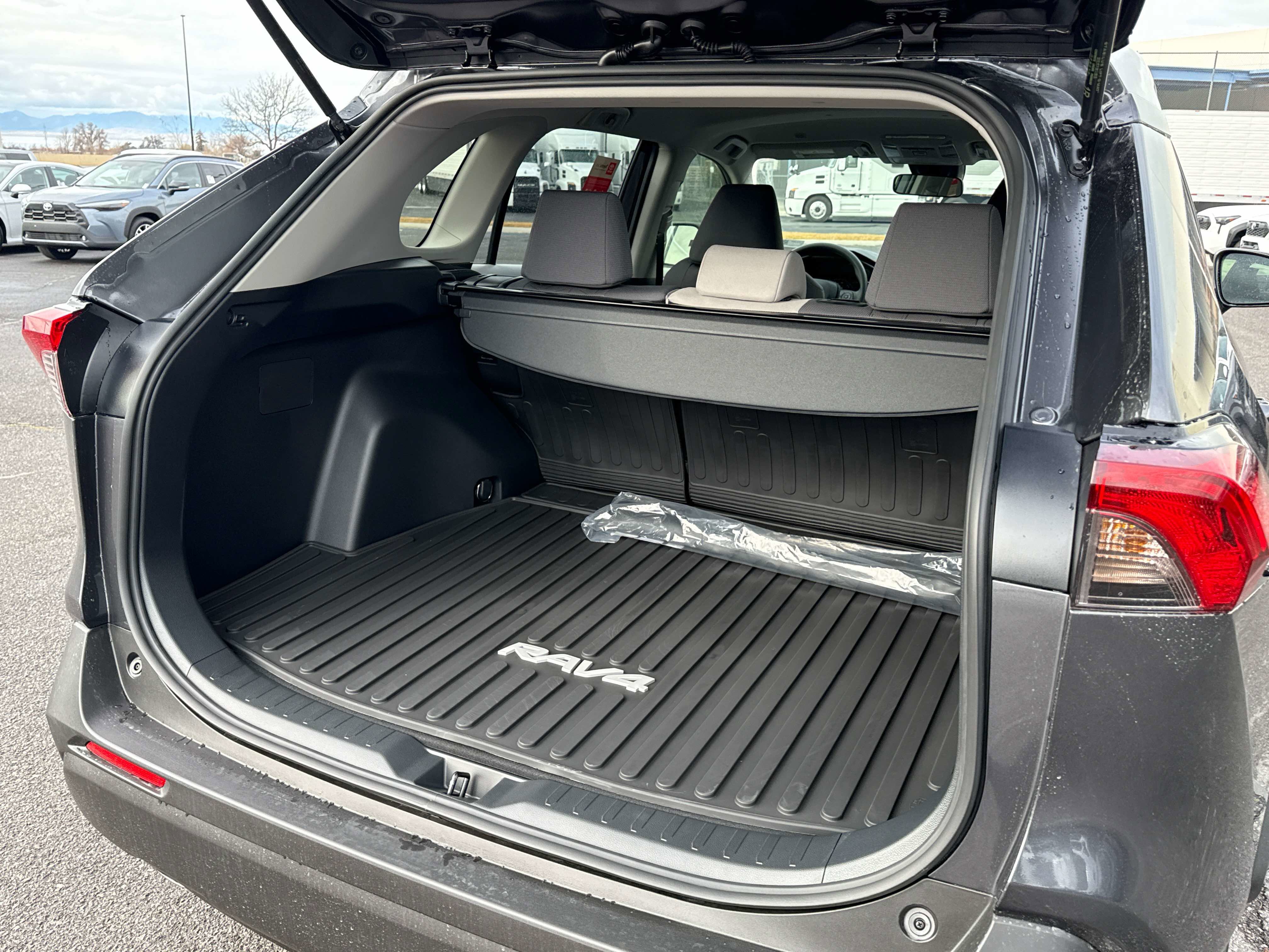 Used 2025 Toyota RAV4 XLE image 15