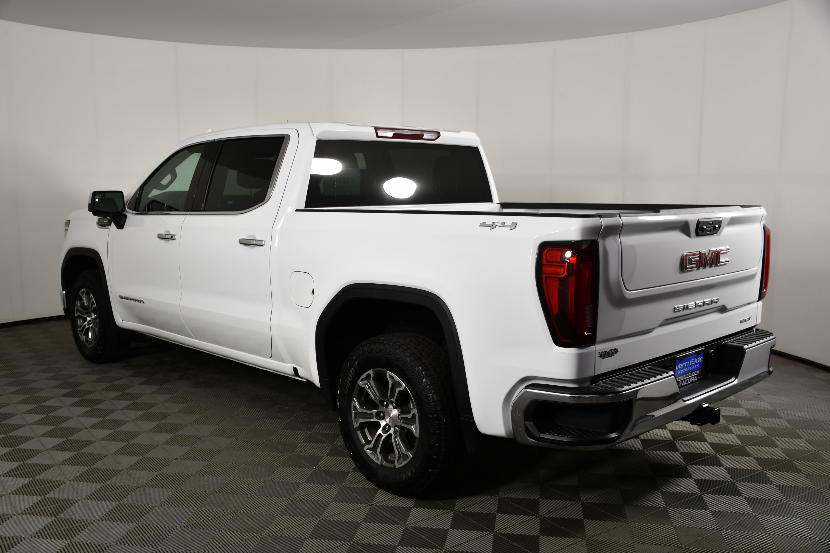 Used 2025 GMC Sierra 1500 SLT image 7