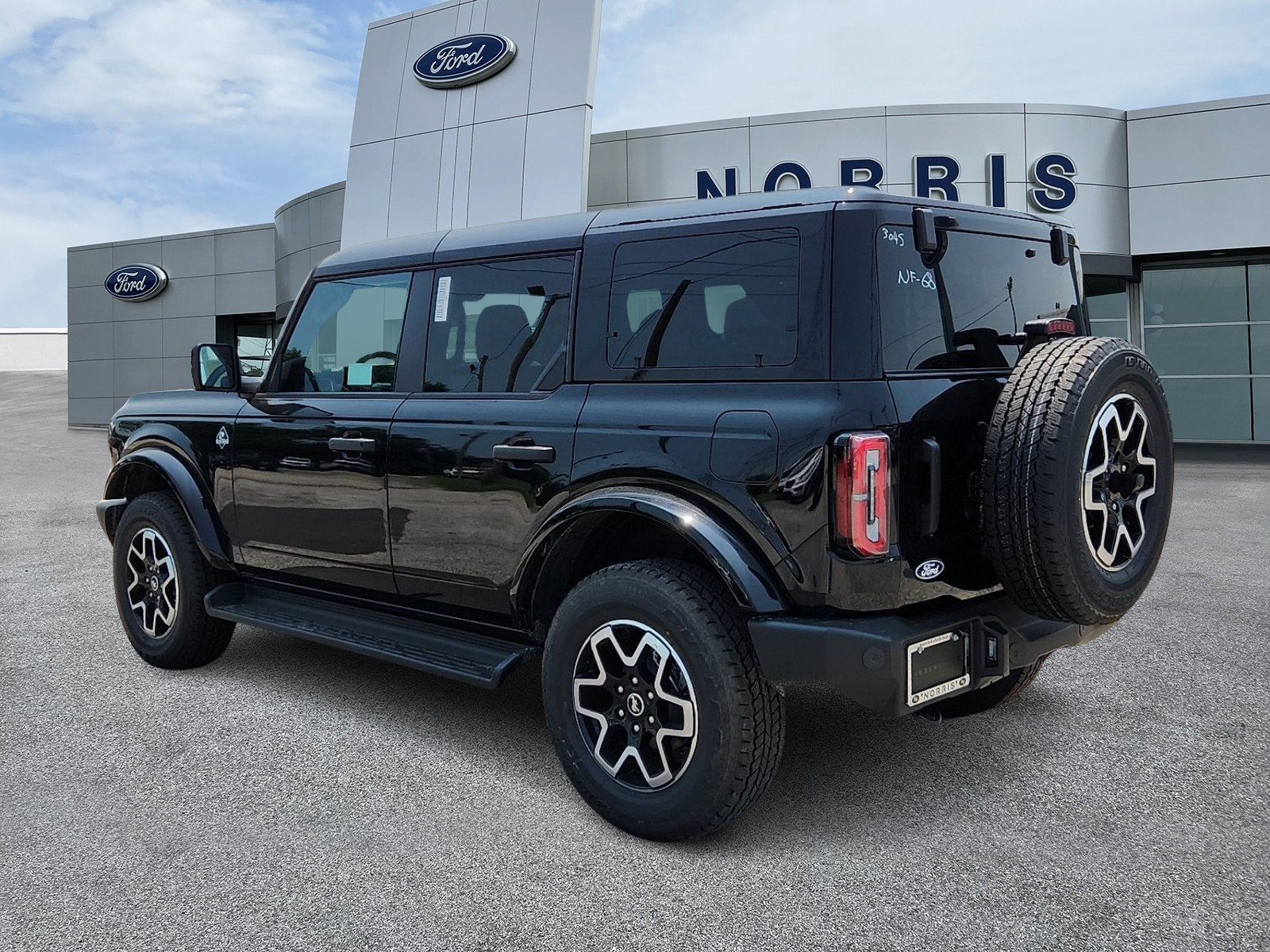 New 2026 Ford Bronco Outer Banks AWD/4WD image 3