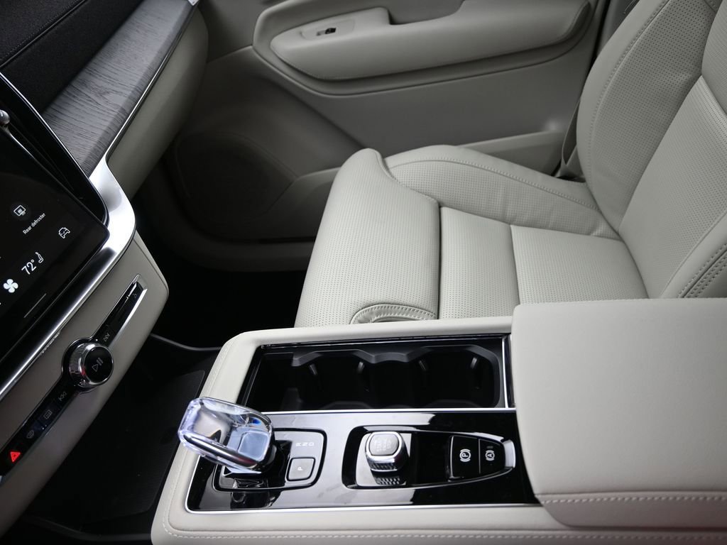 New 2026 Volvo XC90 T8 Ultra image 16