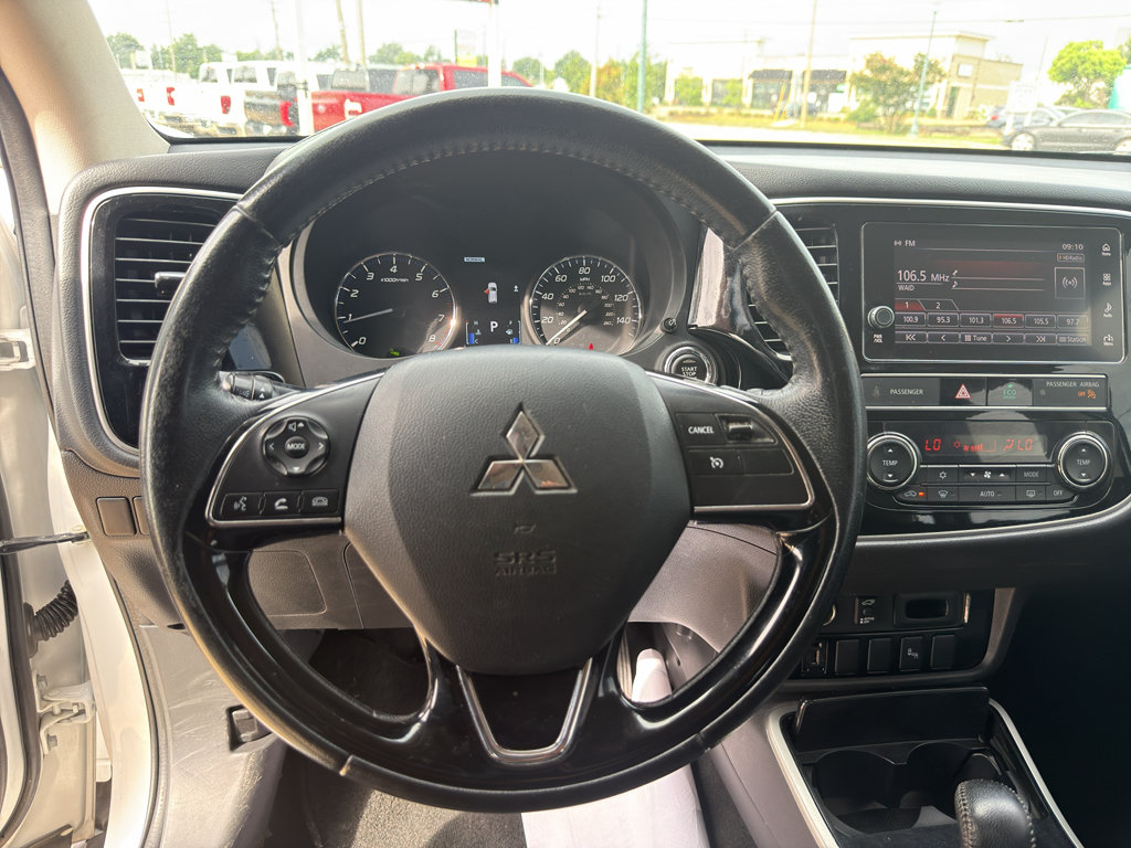 Used 2019 Mitsubishi Outlander ES AWD/4WD image 18